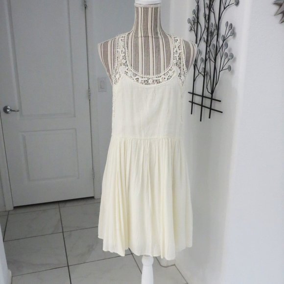 American Eagle Outfitters Dresses & Skirts - AEO Sleeveless Crochet Lace Cream Ecru Boho Dress M Above Knee M